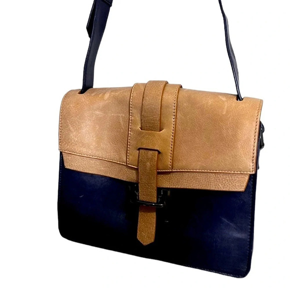 Navy and Brown Halston Heritage genuine leather purse in excellent condition. - Picture 8 of 11